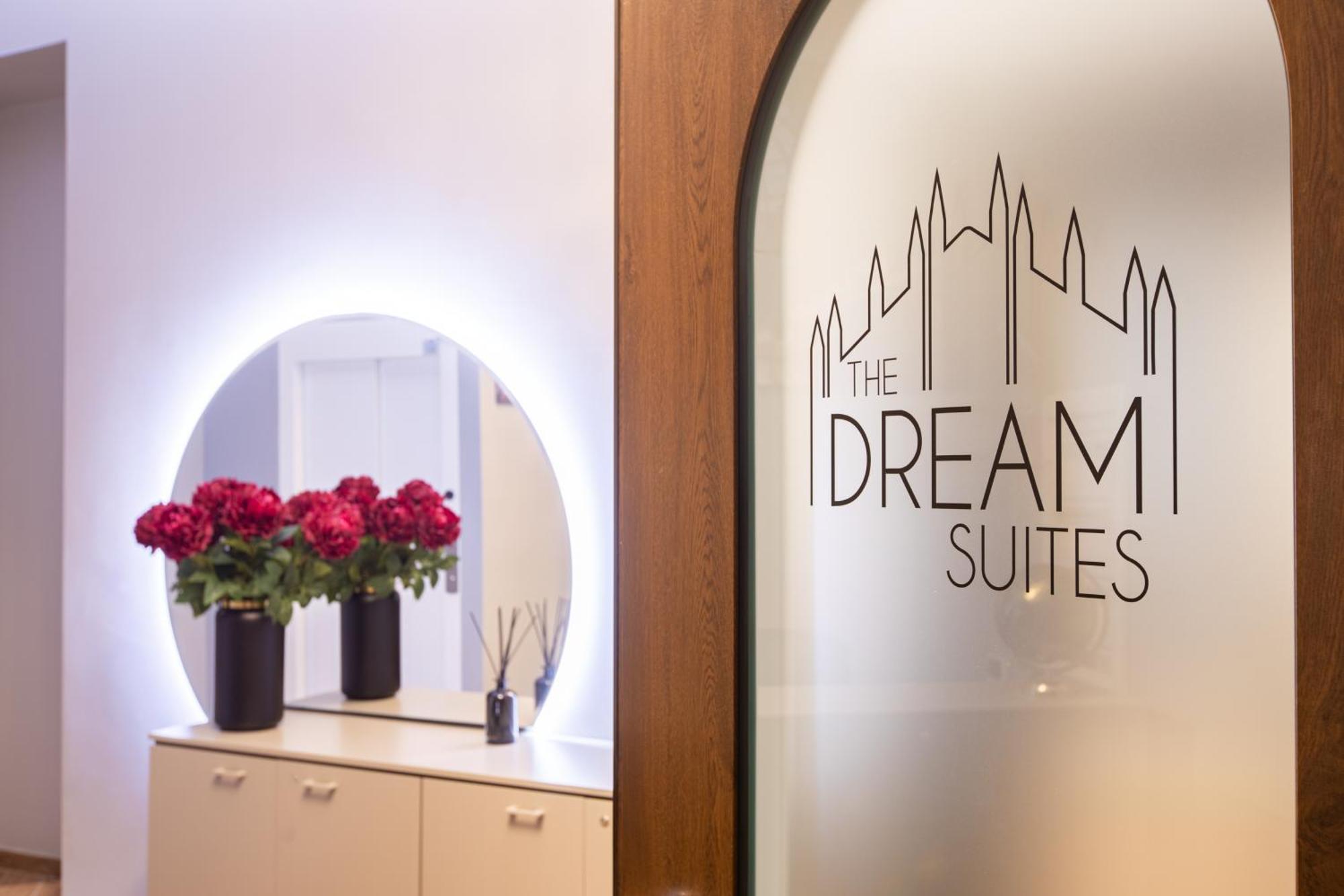 The Dream Suites Milano Exteriör bild